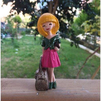 Çantalı Kız Modeli